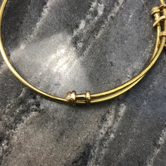 ANGELICA GOLD SAINT CHRISTOPHER BRACELET - Picture 5 of 6